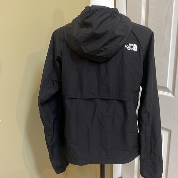 North Face, Women’s, black, hooded windbreaker, size medium - Picture 4 of 7